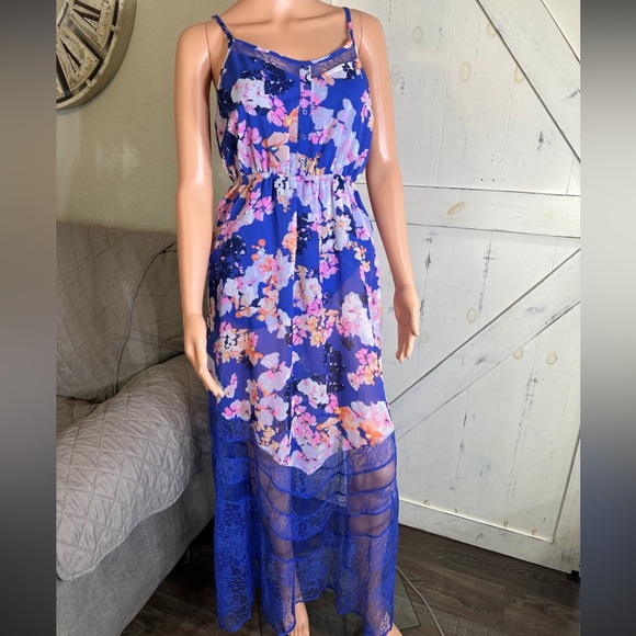 💛 Vibrant Floral Dress with Blue Lace Overlay - Picture 1 of 4
